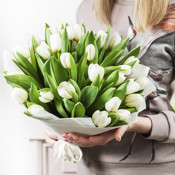 White Tulips Bouquet online