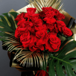 fabulous_handbouquet_of_red_roses_2_1
