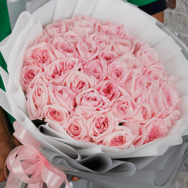 Pink Roses online delivery in oman