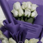 hand_bouquet_of_heartfelt_roses_2