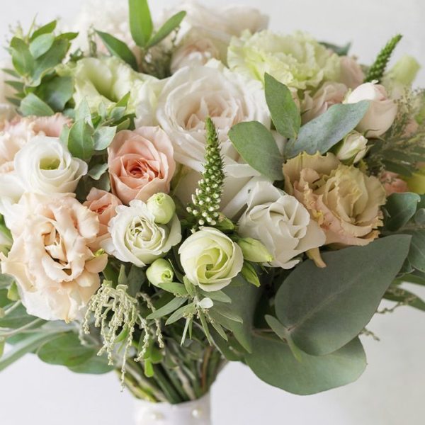 Pastel bridal Hand Bouquet Online