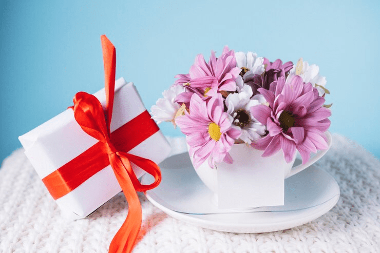 Gift and flowers ideas for mom